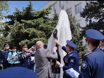 Открытие памятника посвящённый Российскому казачеству на площади им. Свердлова