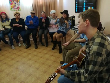 «К сожалению, день рожденья, только раз в году».