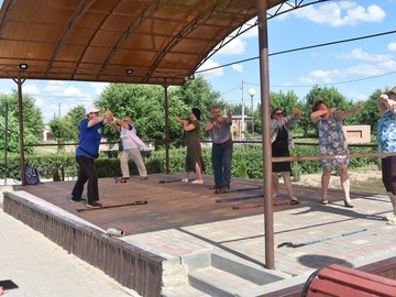 Выездное занятие в город Николаевск победителя 1 конкурса Фонда Президентских грантов 2021 года РОО «Школа социальной активности» проект «От возраста дожития – к возрасту счастья!».